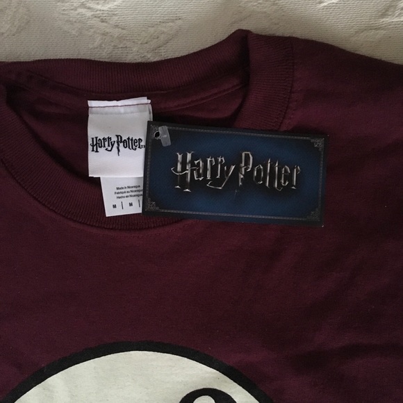 HARRY POTTER 9 3/4 Maroon T-shirt Mens M NWT - Picture 3 of 4